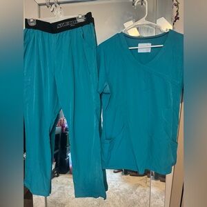 Sketchers teal scrub set